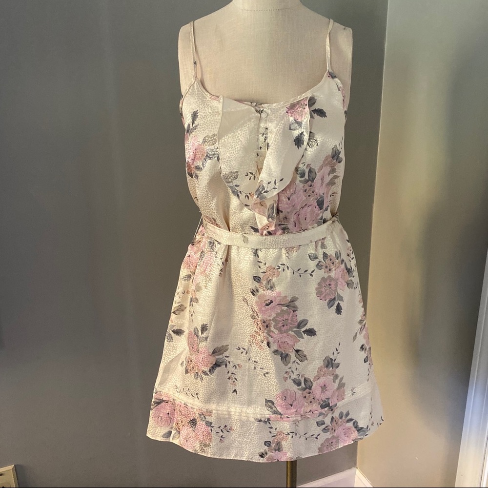 Charlotte Russe Metallic Cream Floral Dress Ruffle Medium